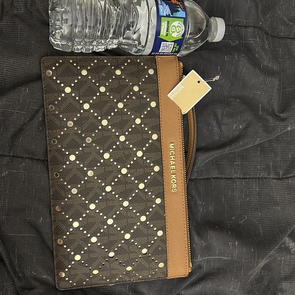 Michael Kors large perf zip clutch new with tag. - Picture 6 of 6